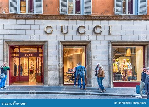 lavoro gucci roma